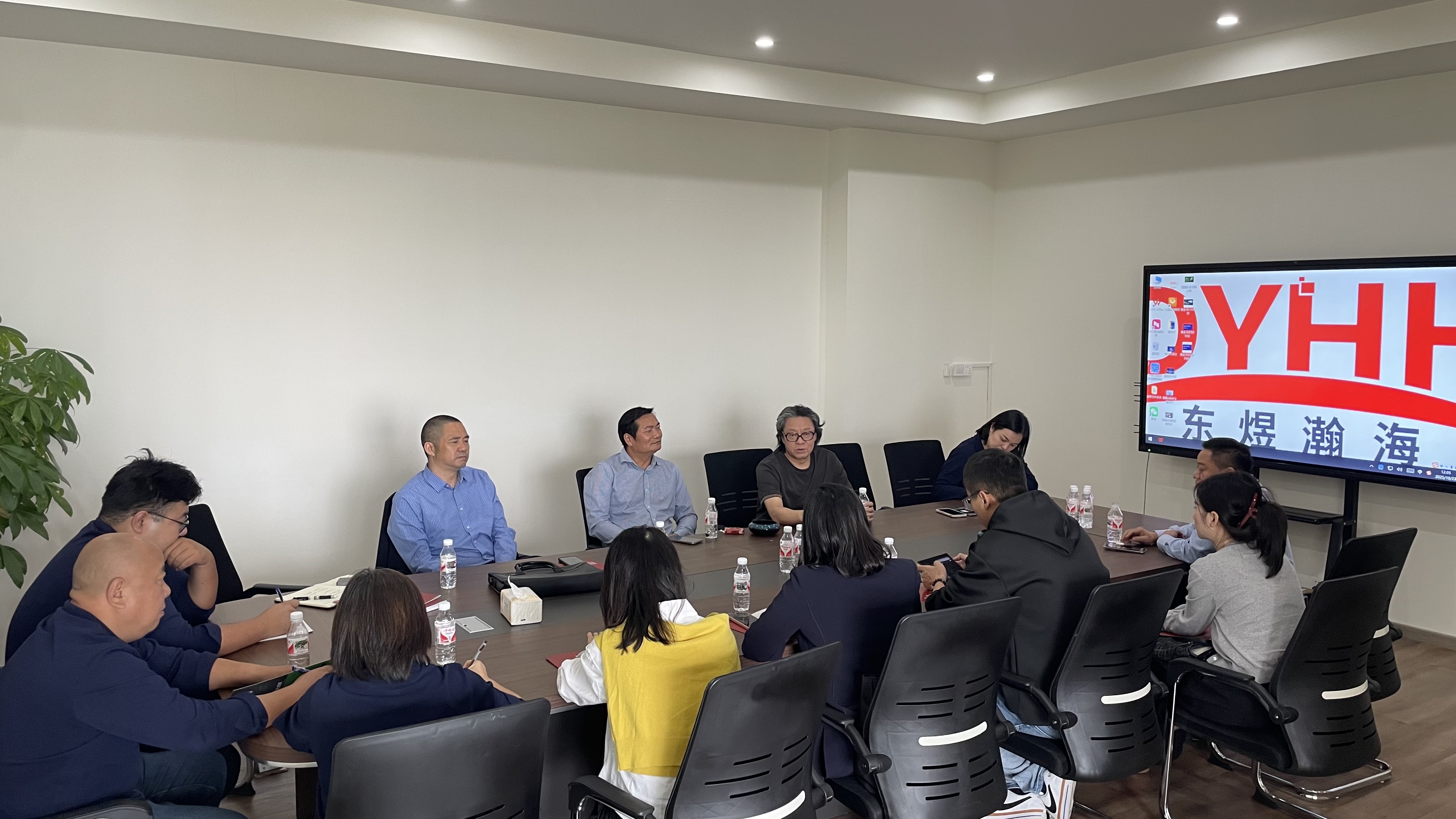 广东科技学院跨境电商学院一行莅临中健护康考察 共探校企合作新路径